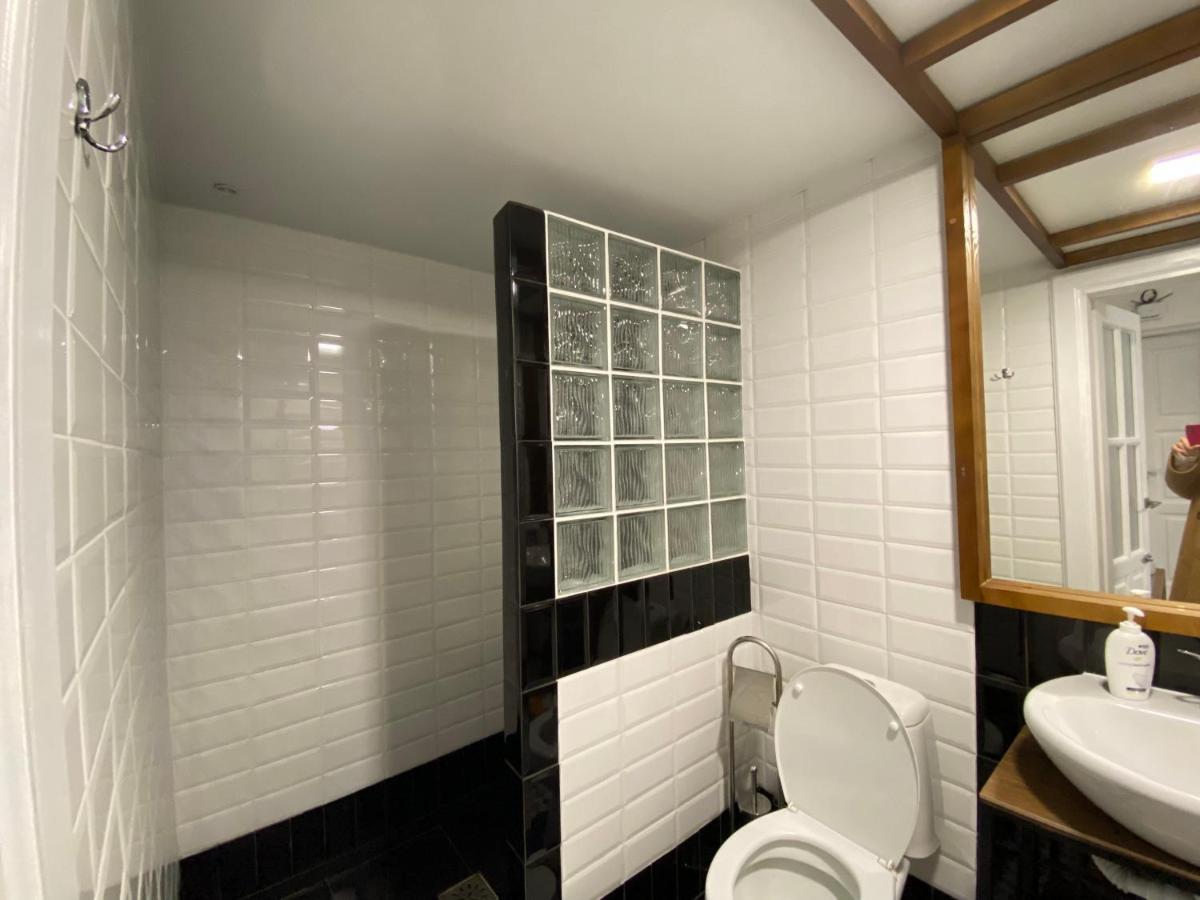 Саквояж Вокзал Bed & Breakfast Lviv Exterior photo
